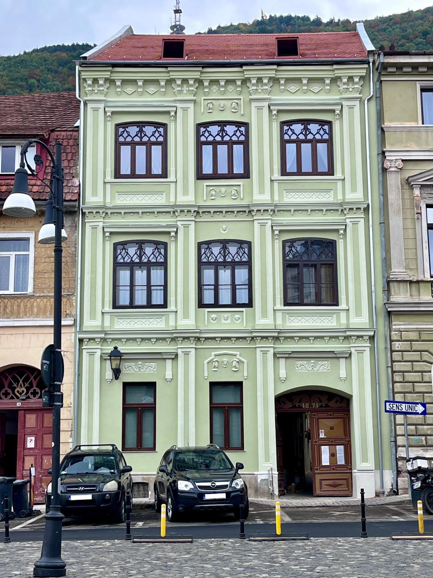 Uptown Studio Braşov Extérieur photo