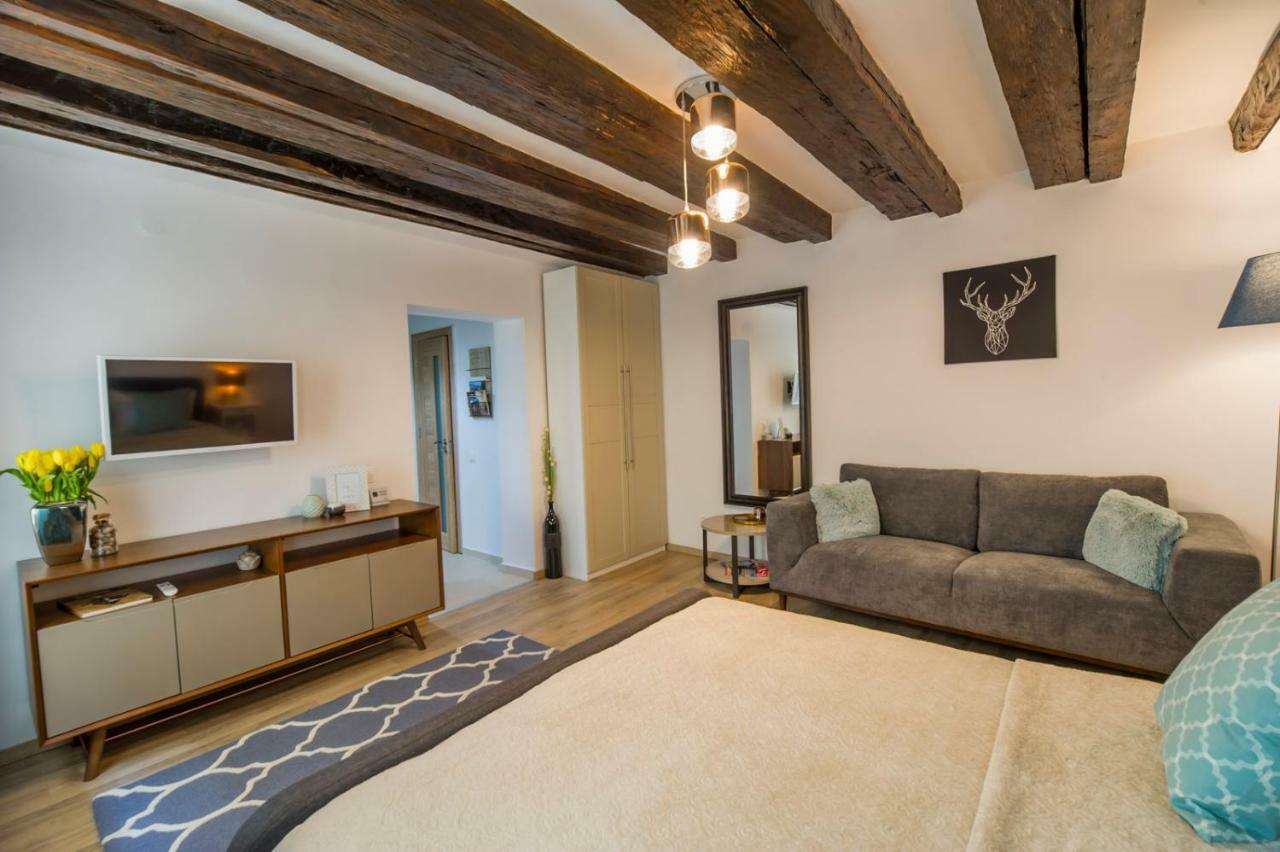 Uptown Studio Braşov Extérieur photo